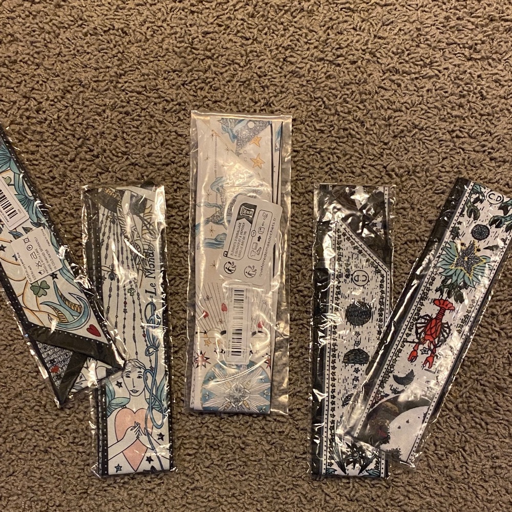 NWT & NWOT bag scarfs.
